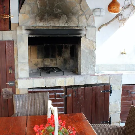 House With A Swimming Pool - 6668 *