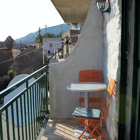 House With A Swimming Pool - 6668