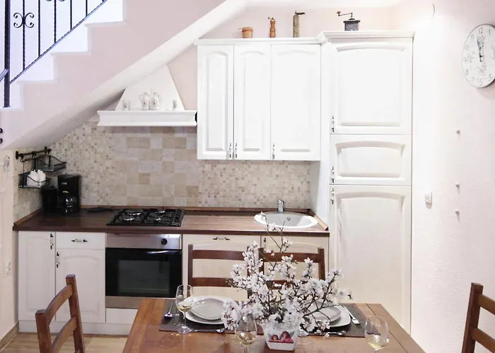 House With A Swimming Pool - 6668 *